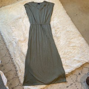 Gap Maxi Dress ❣️